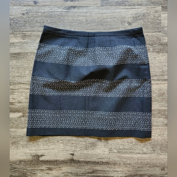 Ann Taylor LOFT Black and White Striped Mini Pencil Skirt - Picture 2 of 4